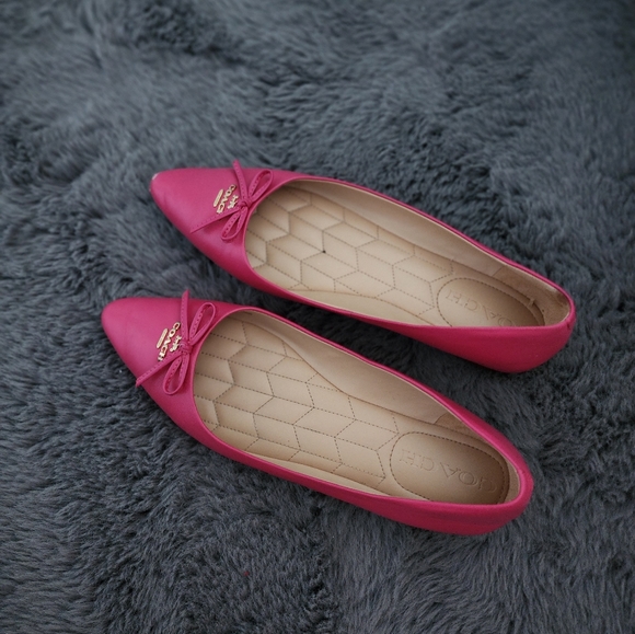 Coach Women flat shoes - Picture 1 of 8